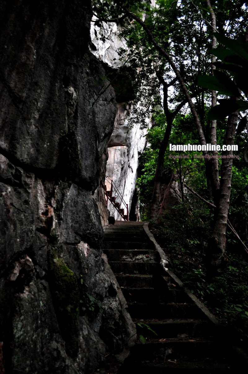 ภาพเขียนประวัติศาสตร์ วัดถ้ำผายา หนองบัวลำภู