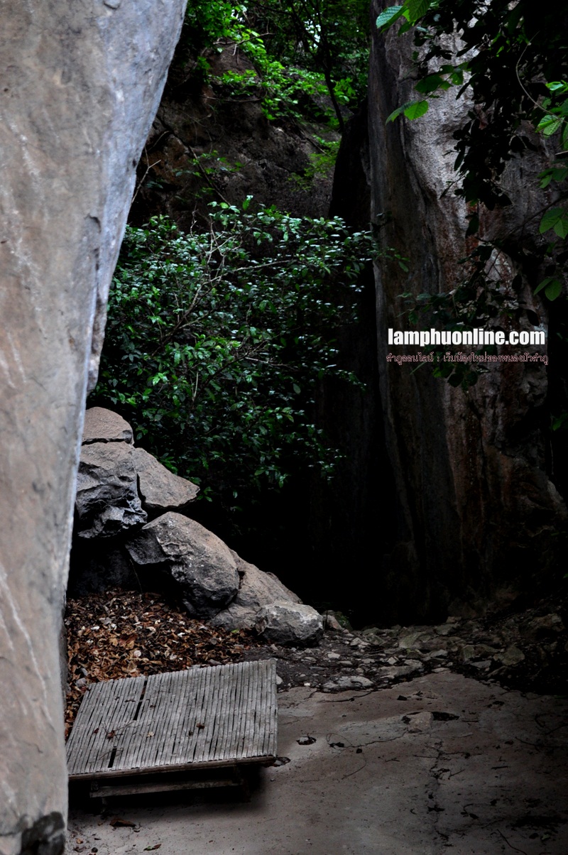 ภาพเขียนประวัติศาสตร์ วัดถ้ำผายา หนองบัวลำภู